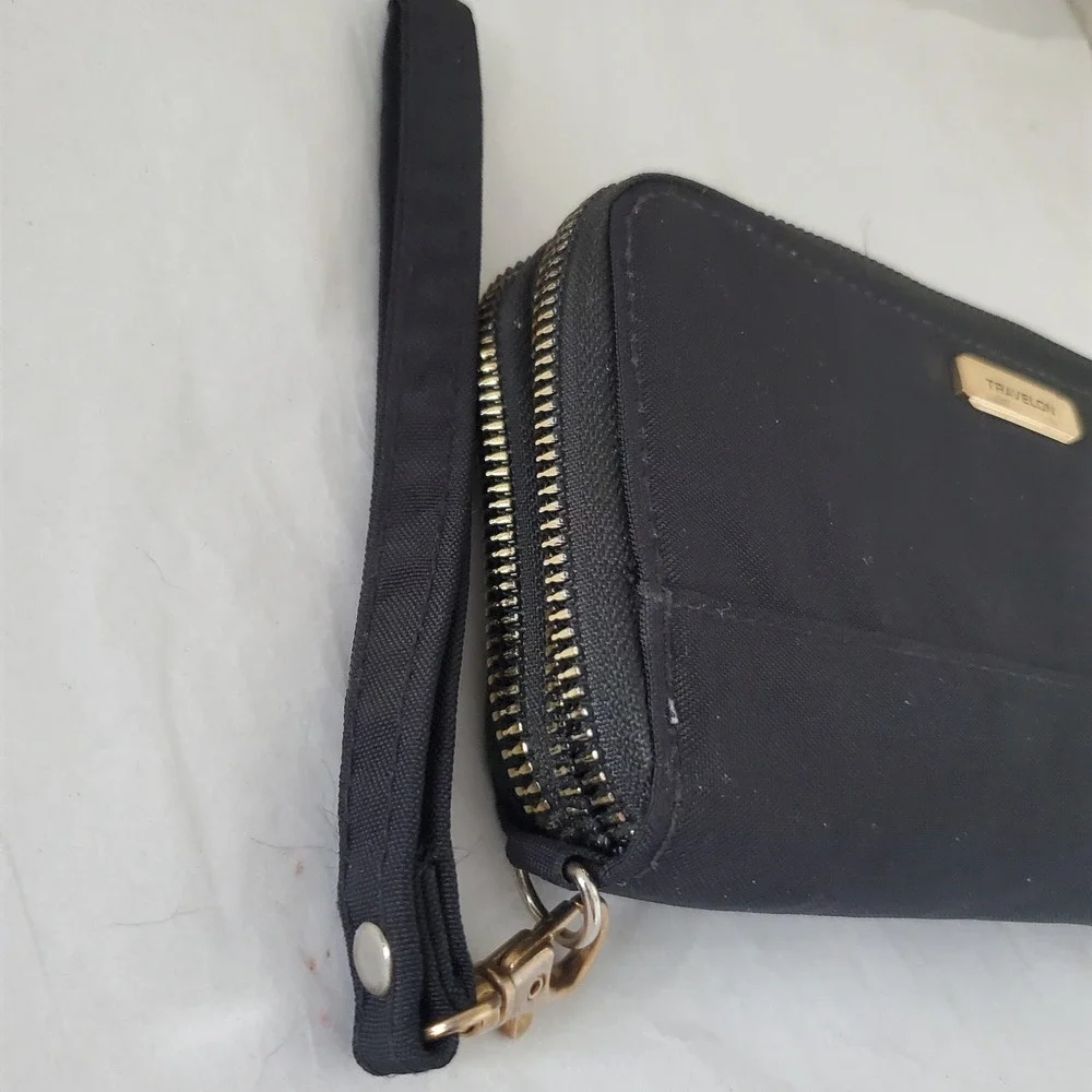 Travelon Black Nylon RFID Blocking Double Zip Wristlet Wallet Gold Hardware